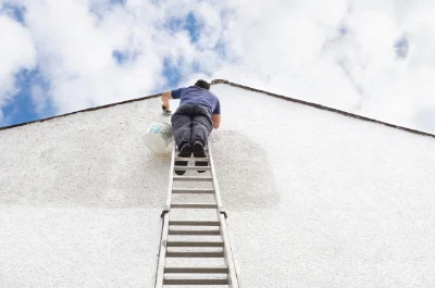 Peinture extérieure à Erre — façades et ravalement
